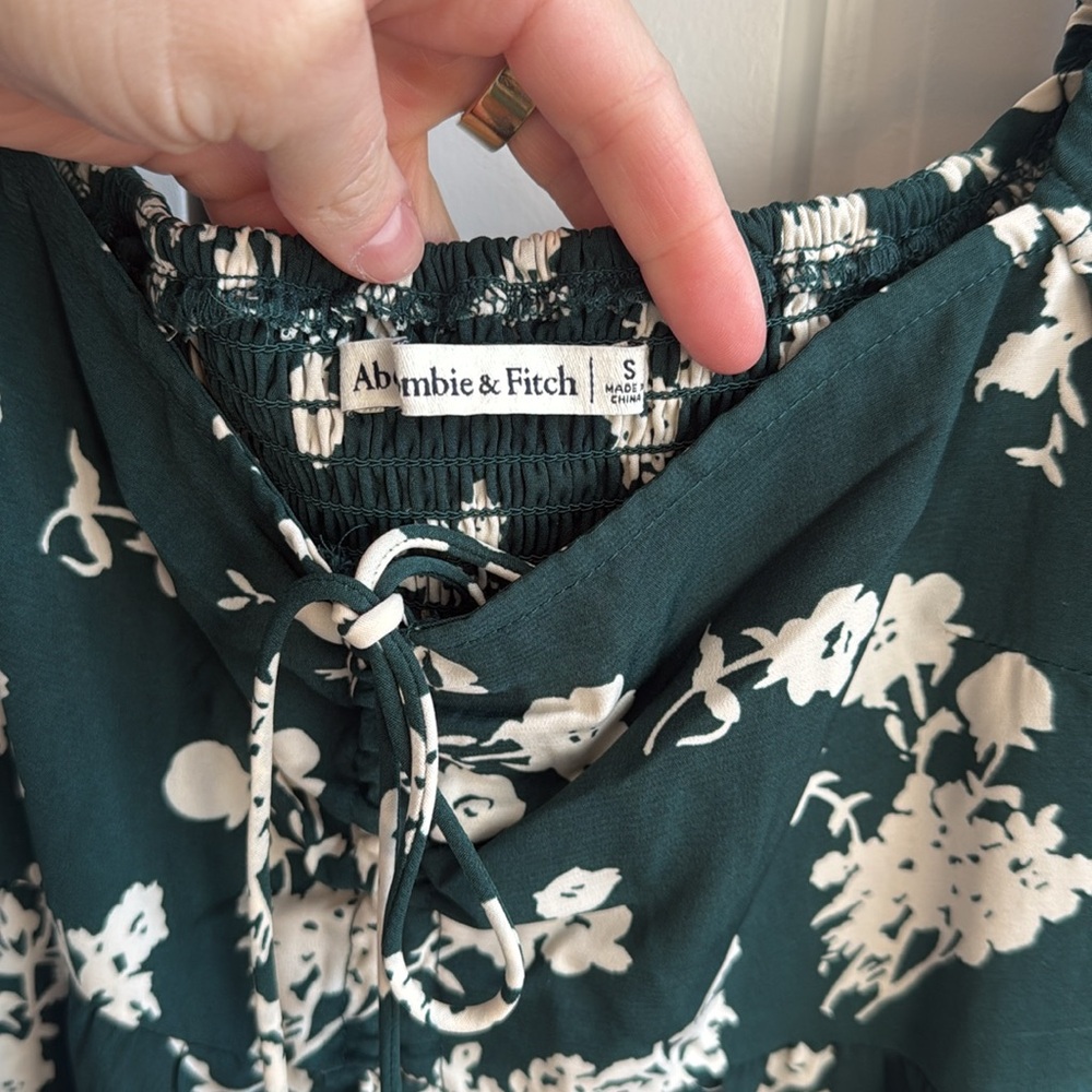 Abercrombie Floral Top - Picture 3 of 4